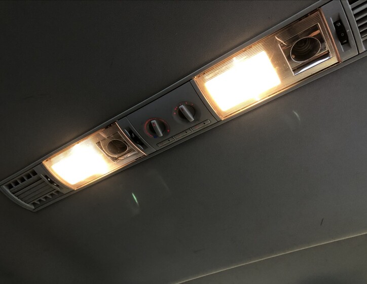 Volkswagen Caravelle 23