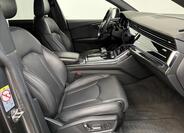 Audi Q8 26