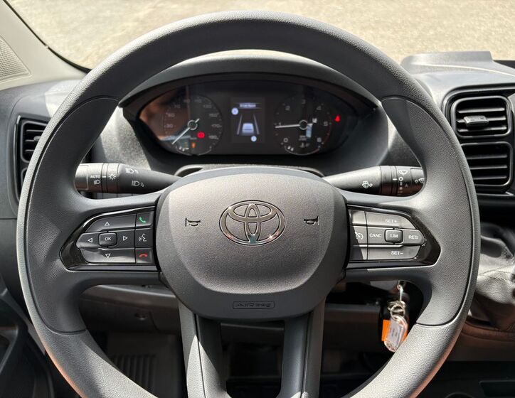 Toyota Proace Max 9