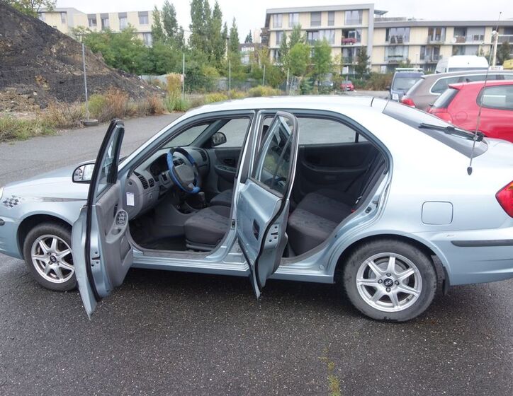 Hyundai Accent 14