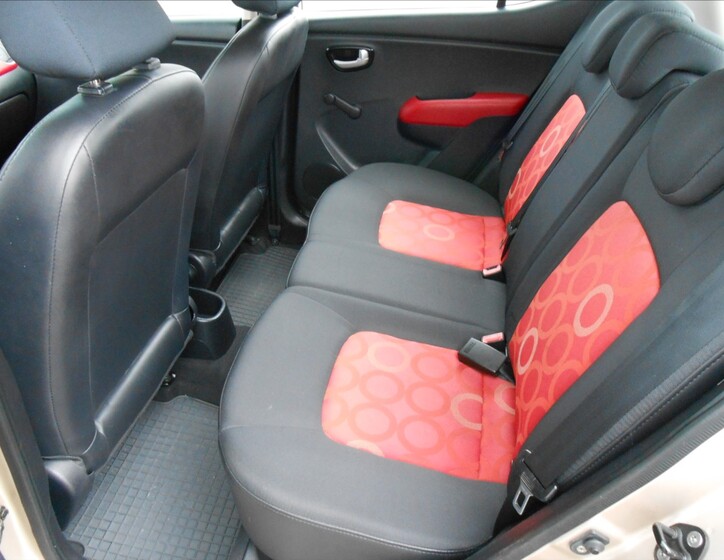 Hyundai i10 9