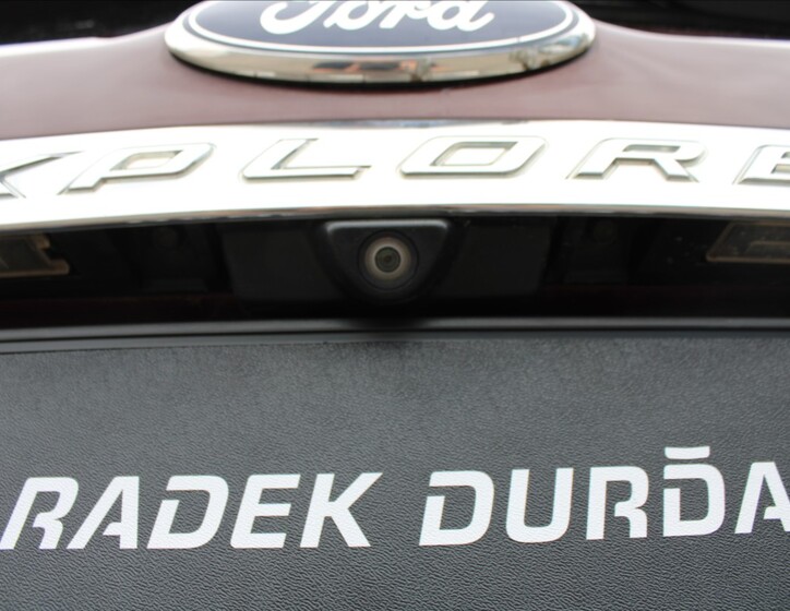 Ford Explorer 25