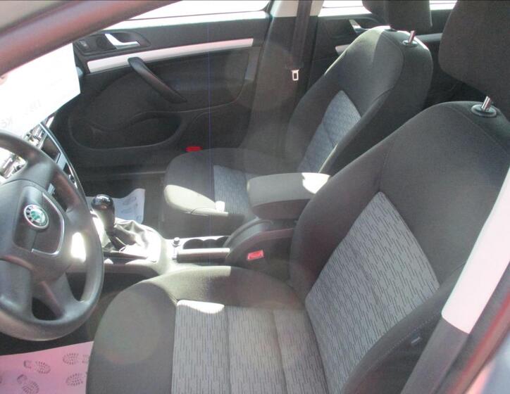 Škoda Octavia 14