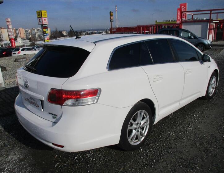 Toyota Avensis 5
