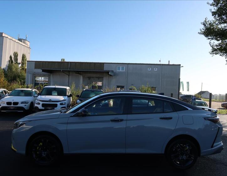 Dongfeng SHINE 6