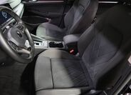 Volkswagen Golf 9
