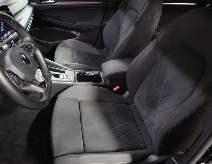 Volkswagen Golf 9