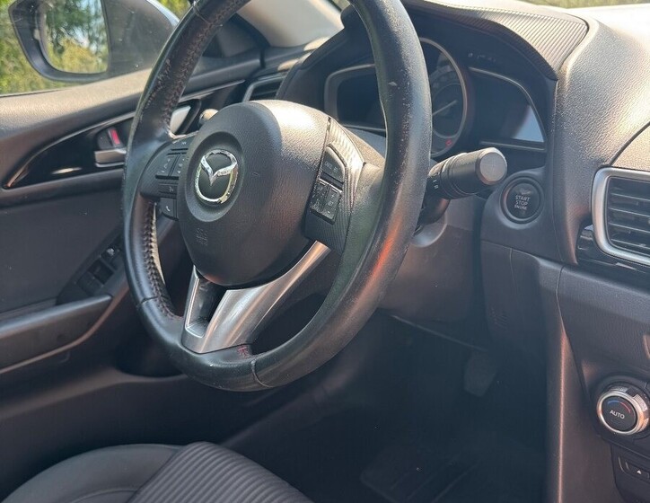 Mazda 3 9