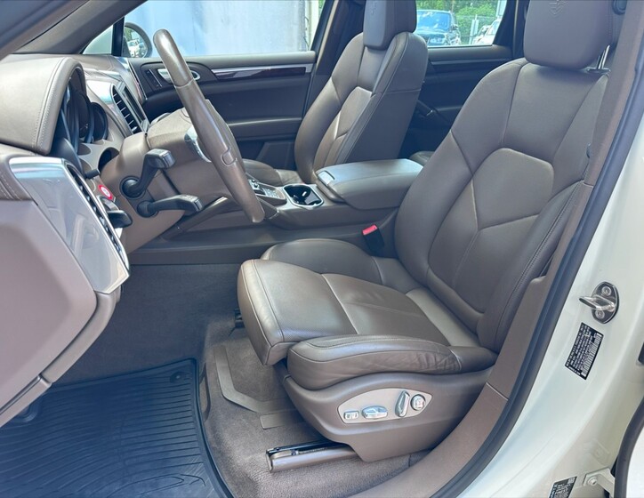 Porsche Cayenne 10