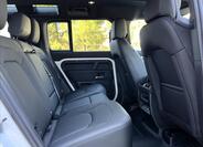 Land Rover Defender 34