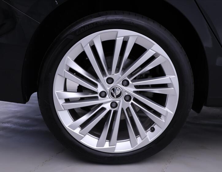 Škoda Superb 43