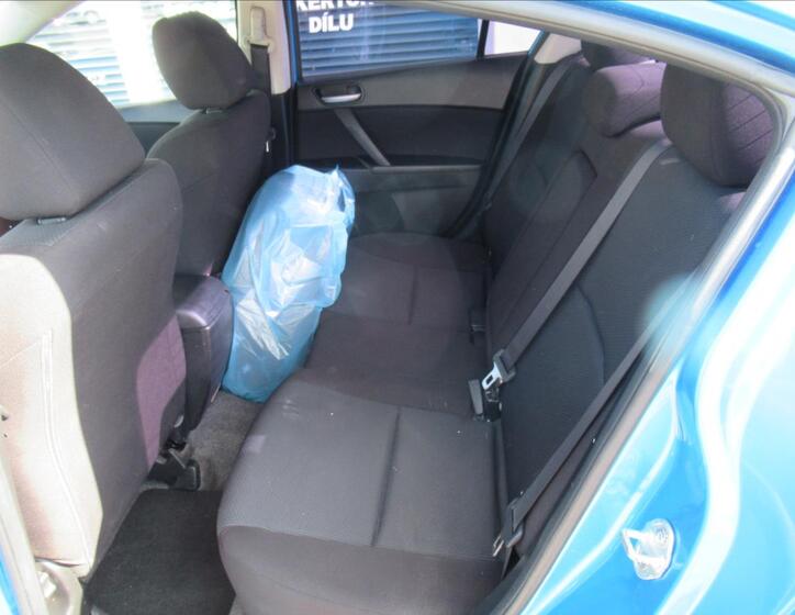 Mazda 3 10