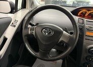 Toyota Yaris 16