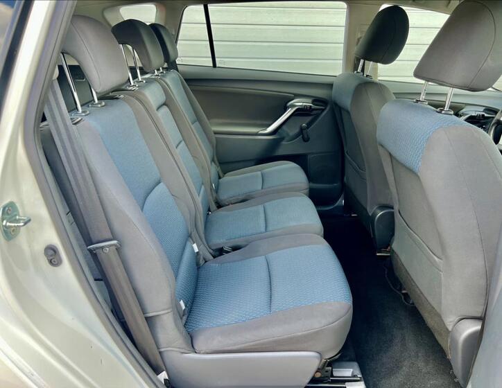 Toyota Verso 16