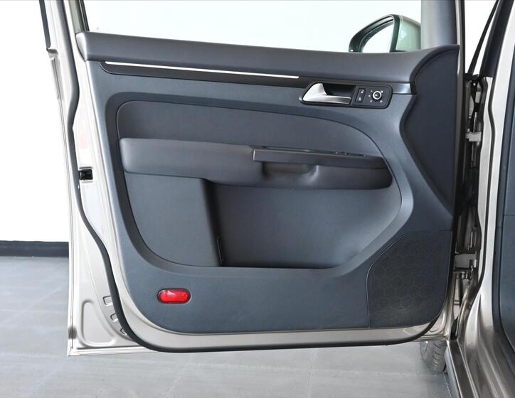 Volkswagen Touran 22