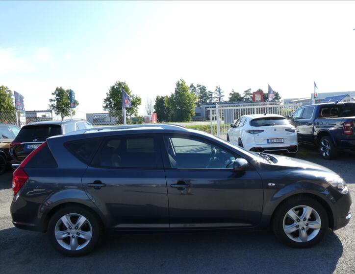 KIA Ceed 10