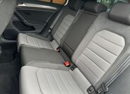 Volkswagen Golf 23