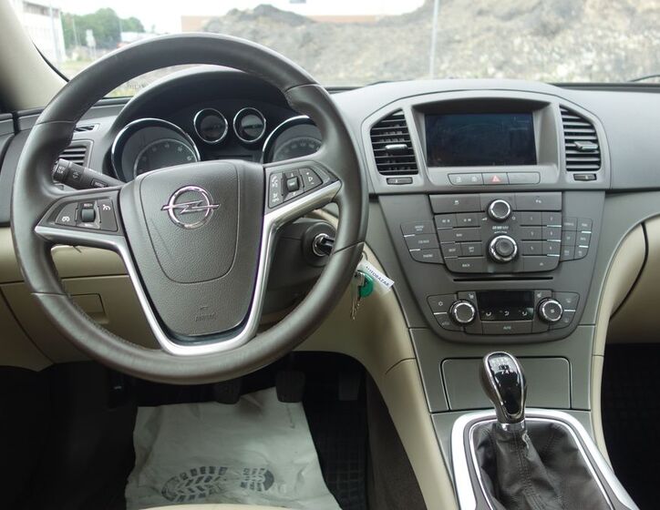 Opel Insignia 9