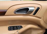 Porsche Cayenne 23