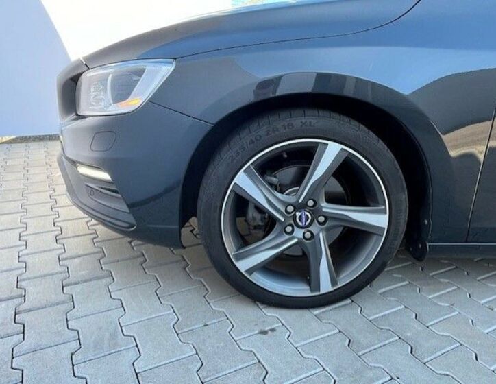 Volvo V60 15