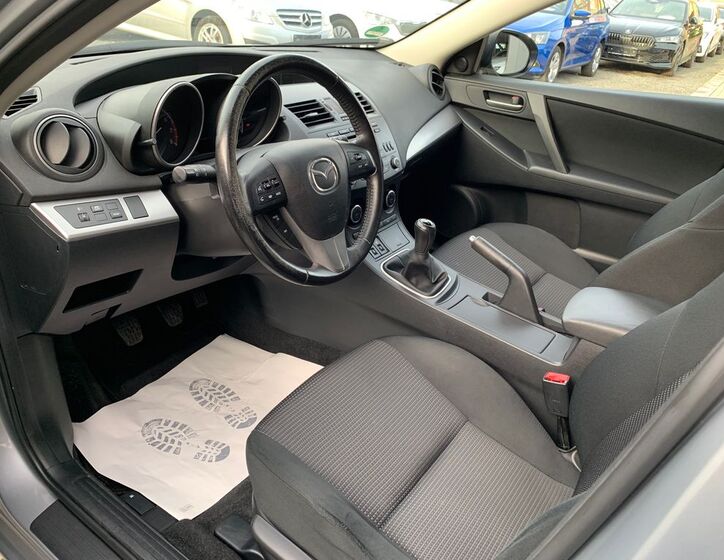 Mazda 3 15