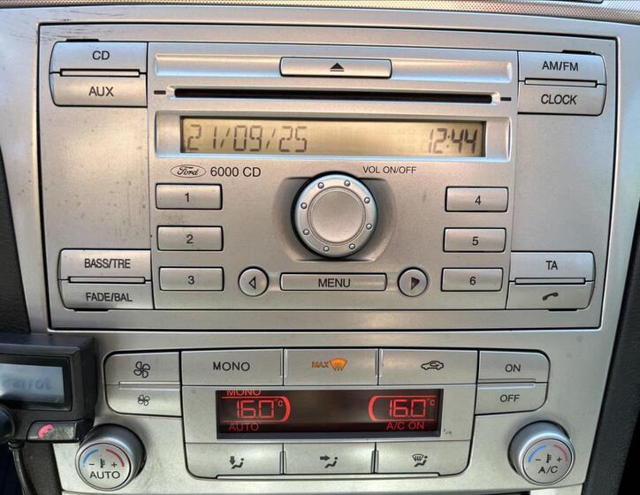 Ford Galaxy 18