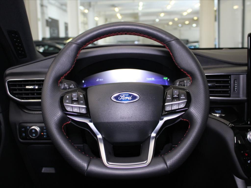 Ford Explorer 10