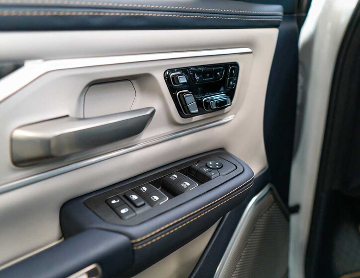 Dodge RAM 21