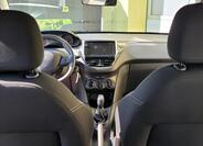 Peugeot 208 14