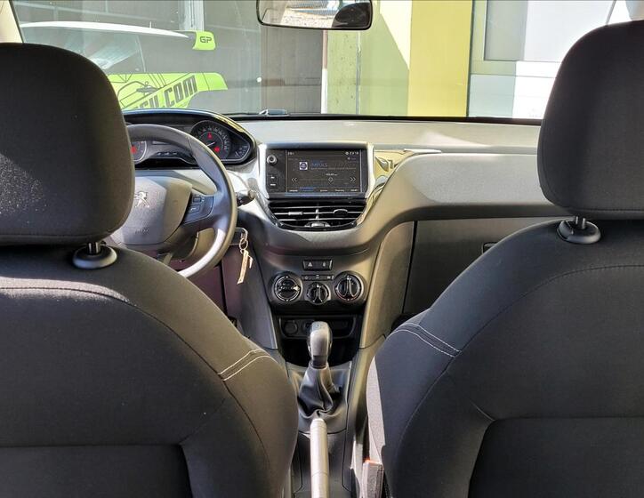 Peugeot 208 14