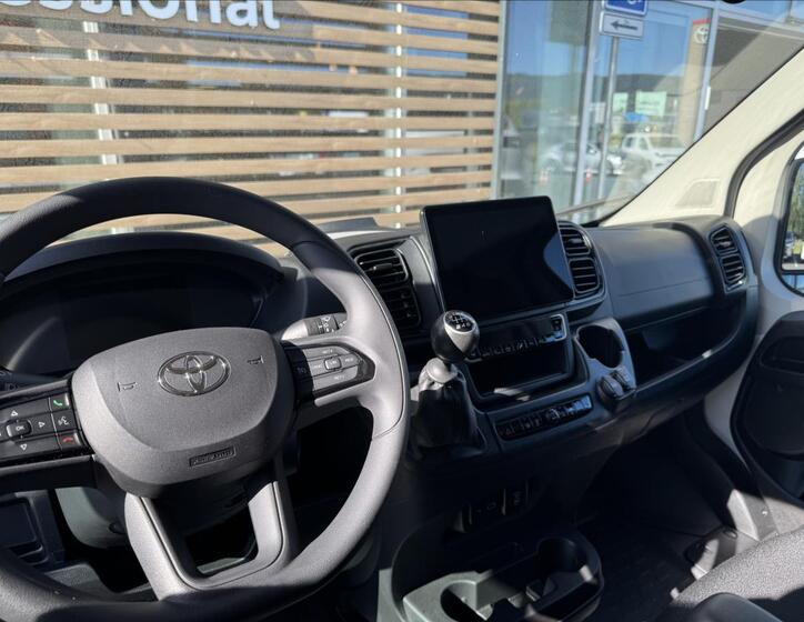 Toyota Proace Max 5