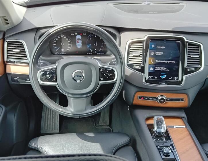Volvo XC90 6