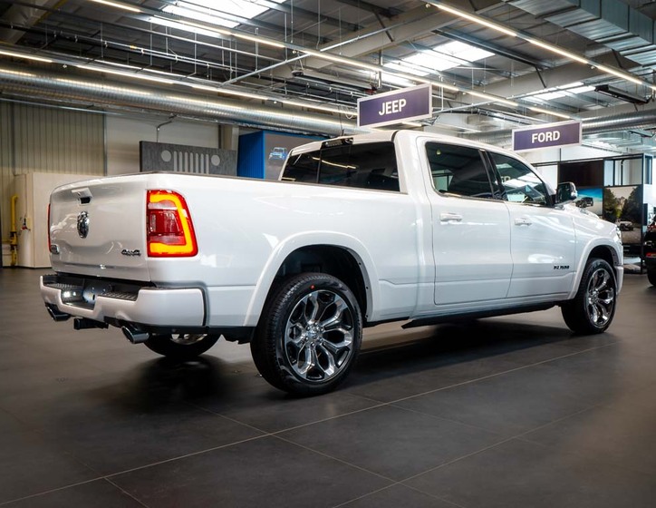 Dodge RAM 6