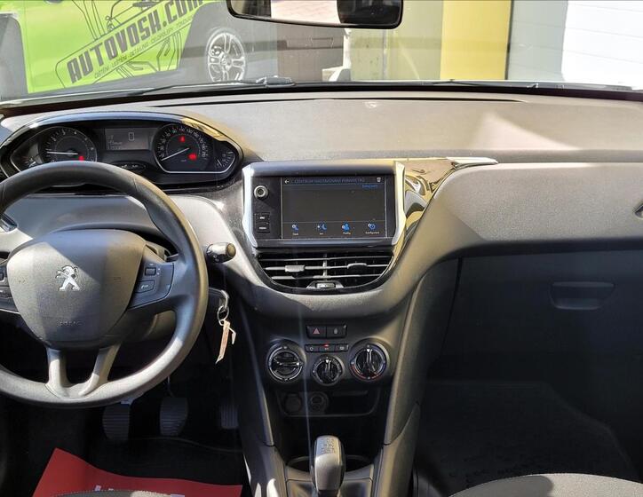 Peugeot 208 29