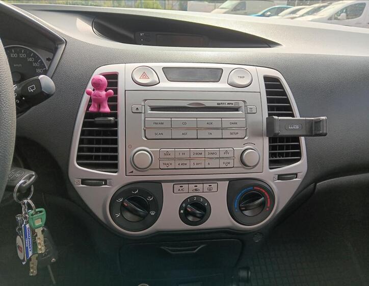 Hyundai i20 10