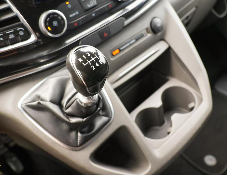 Ford Tourneo Custom 30