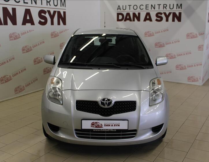 Toyota Yaris 2