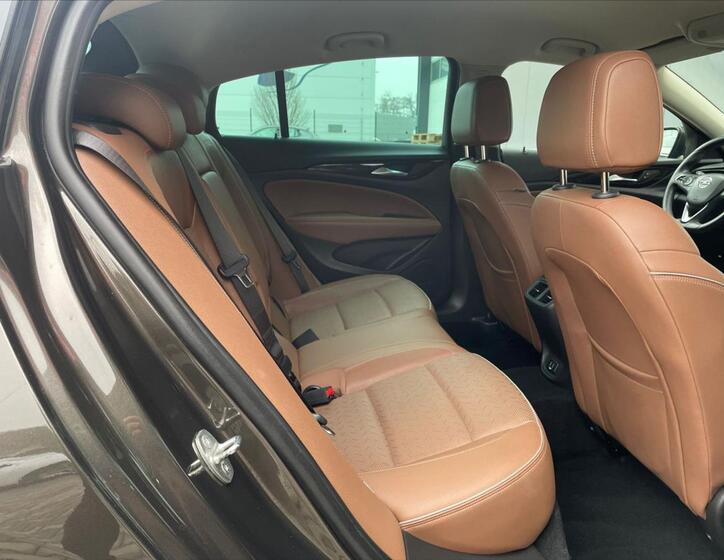 Opel Insignia 8