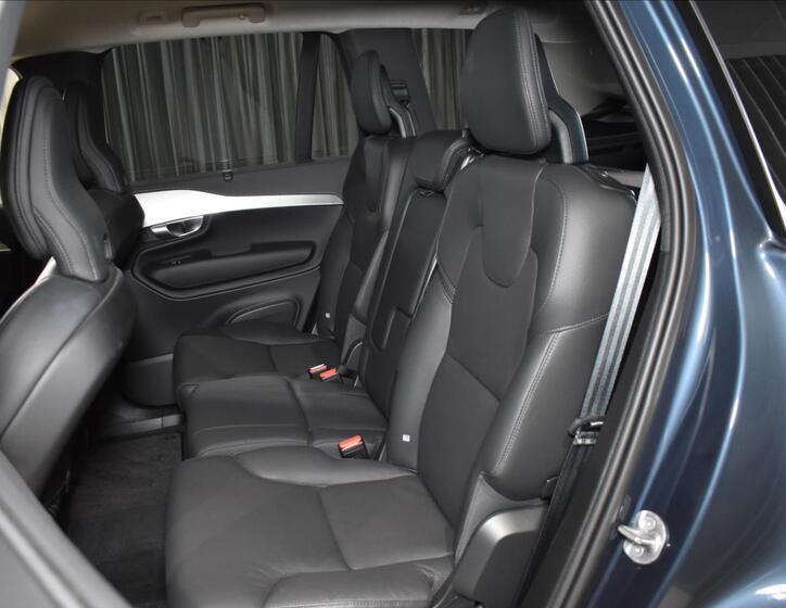 Volvo XC90 8