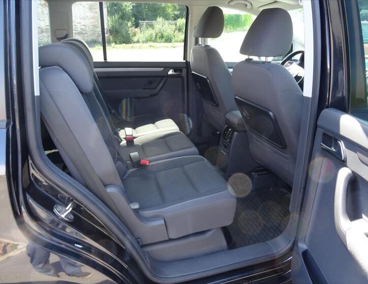 Volkswagen Touran 13