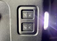Land Rover Defender 33