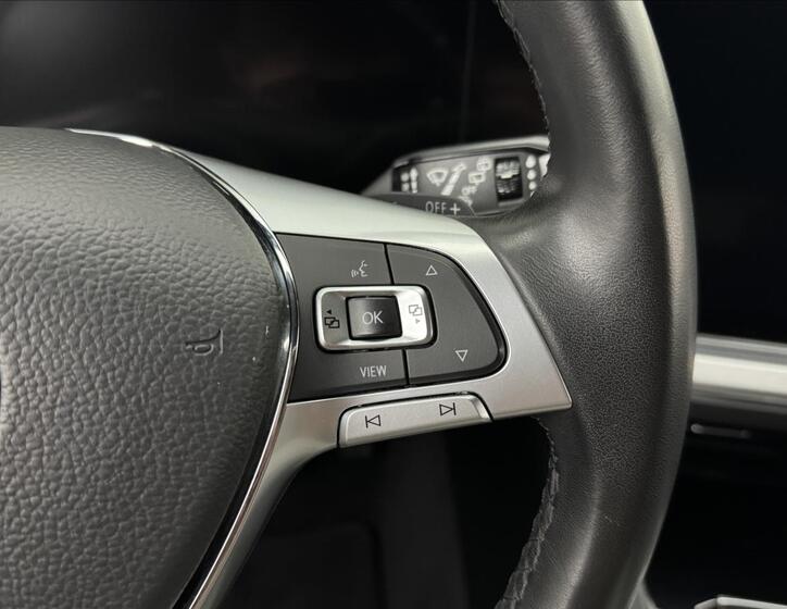 Volkswagen Touareg 11