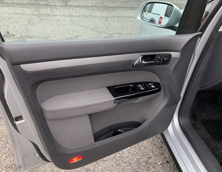 Volkswagen Touran 14