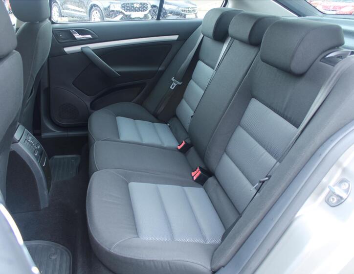 Škoda Octavia 10