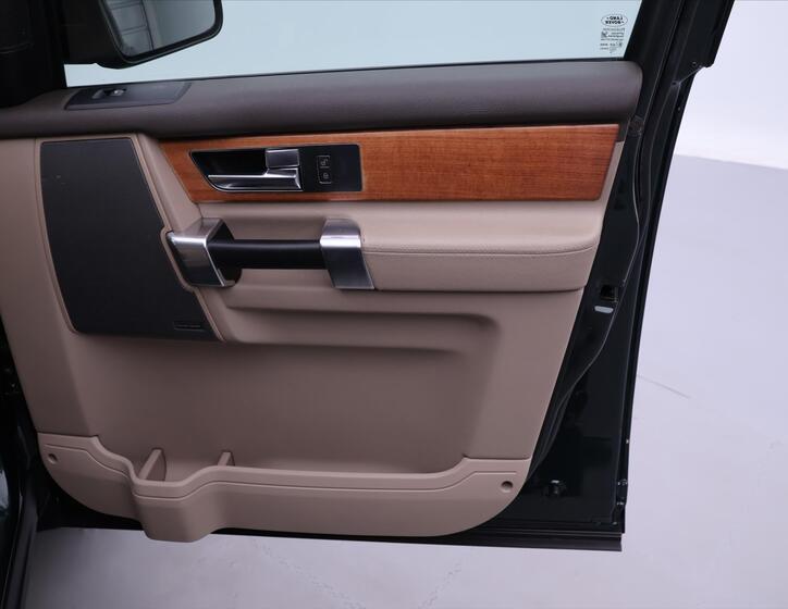 Land Rover Discovery 13