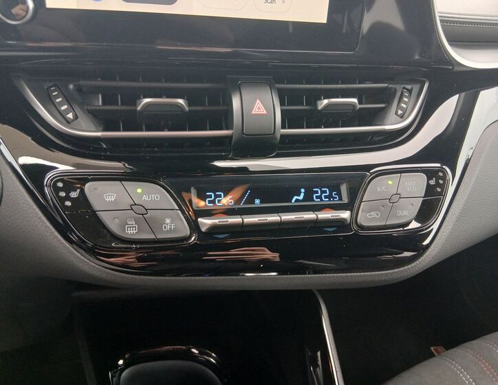 Toyota C-HR 25