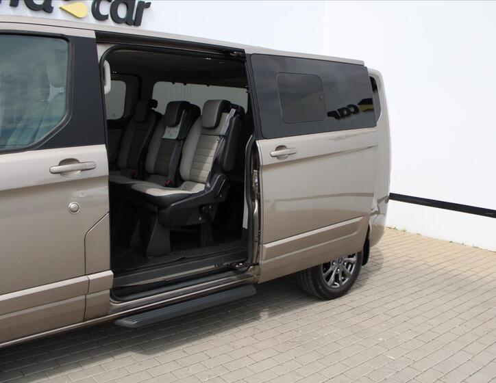Ford Tourneo Custom 9