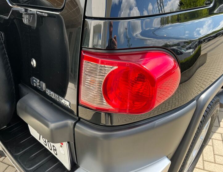 Toyota FJ 11