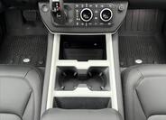 Land Rover Defender 20