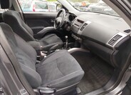 Mitsubishi Outlander 24